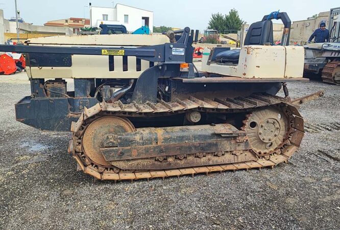 Trattore cingolato Lamborghini C674 usato