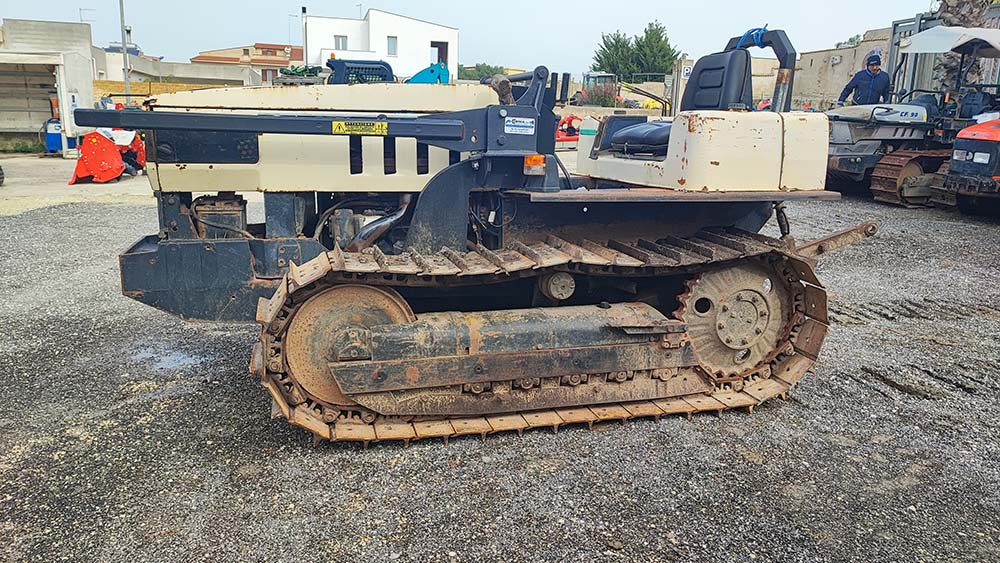 Trattore cingolato Lamborghini C674 usato